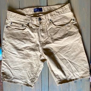 Mens shorts, Gap, Tan, 33 size slim fit